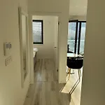 Ein Park With Free Parking Apartment *