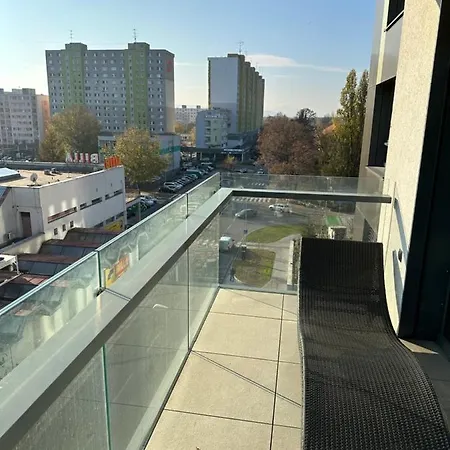 Ein Park With Free Parking Διαμέρισμα Μπρατισλάβα
